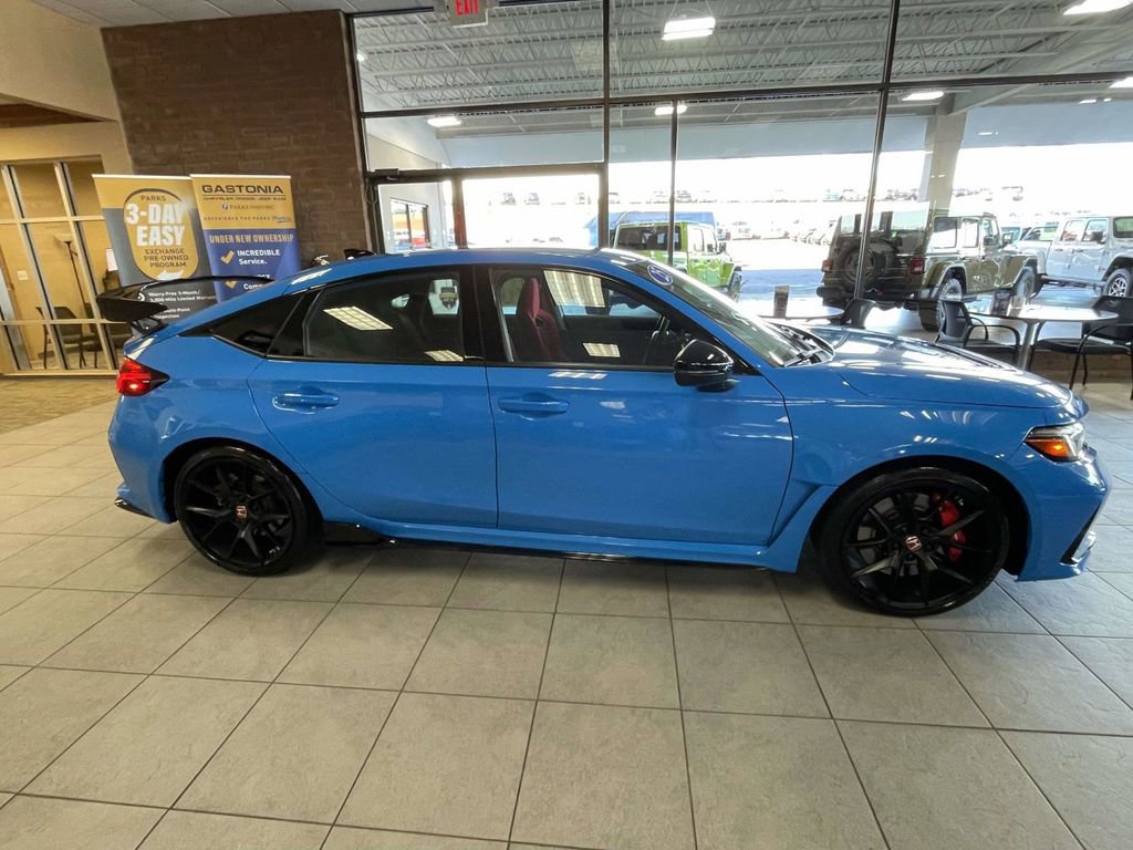 Used 2025 Honda Civic Type R image 9