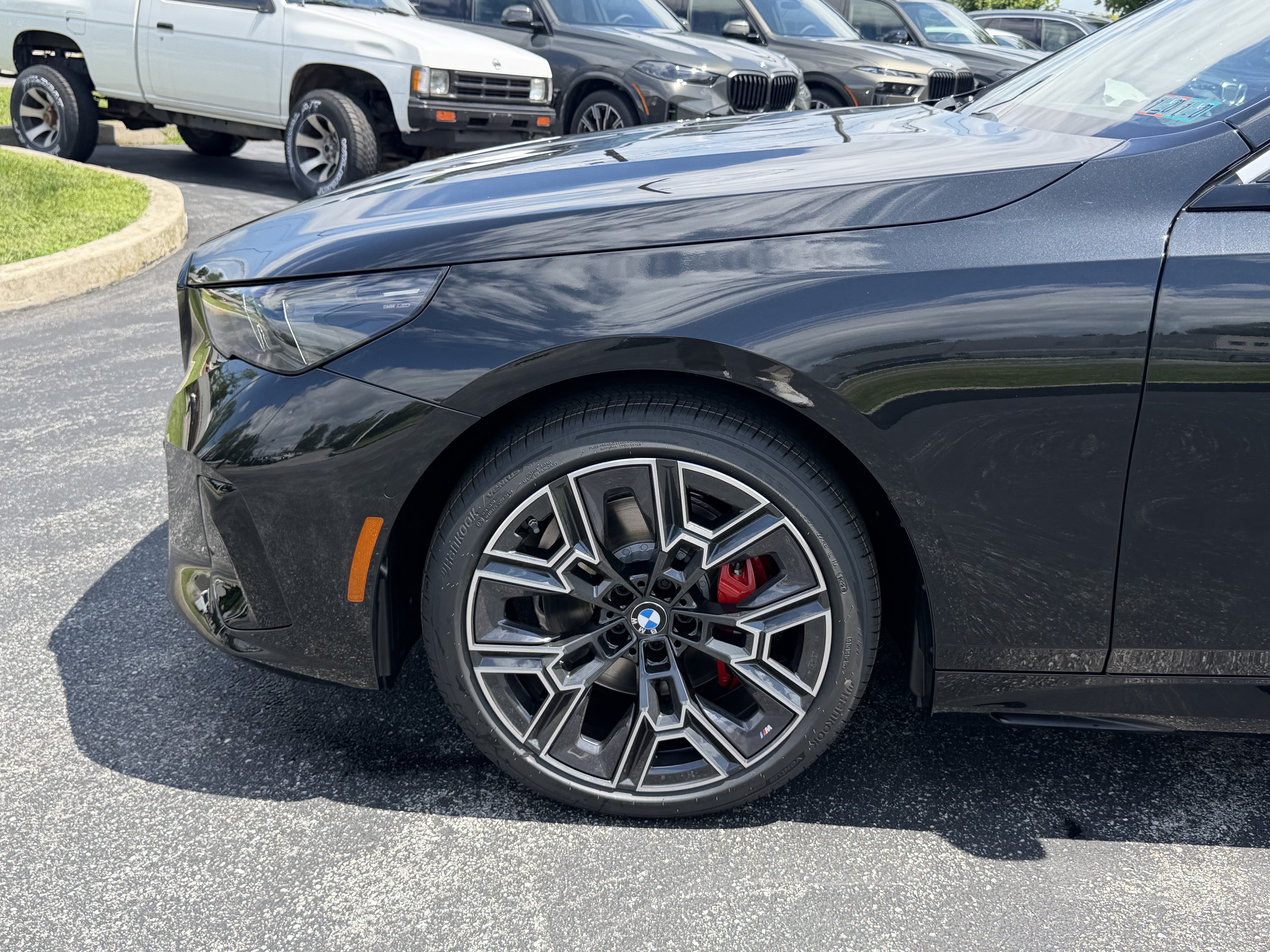 Used 2027 BMW 530i xDrive w/ M Sport Package AWD/4WD image 8