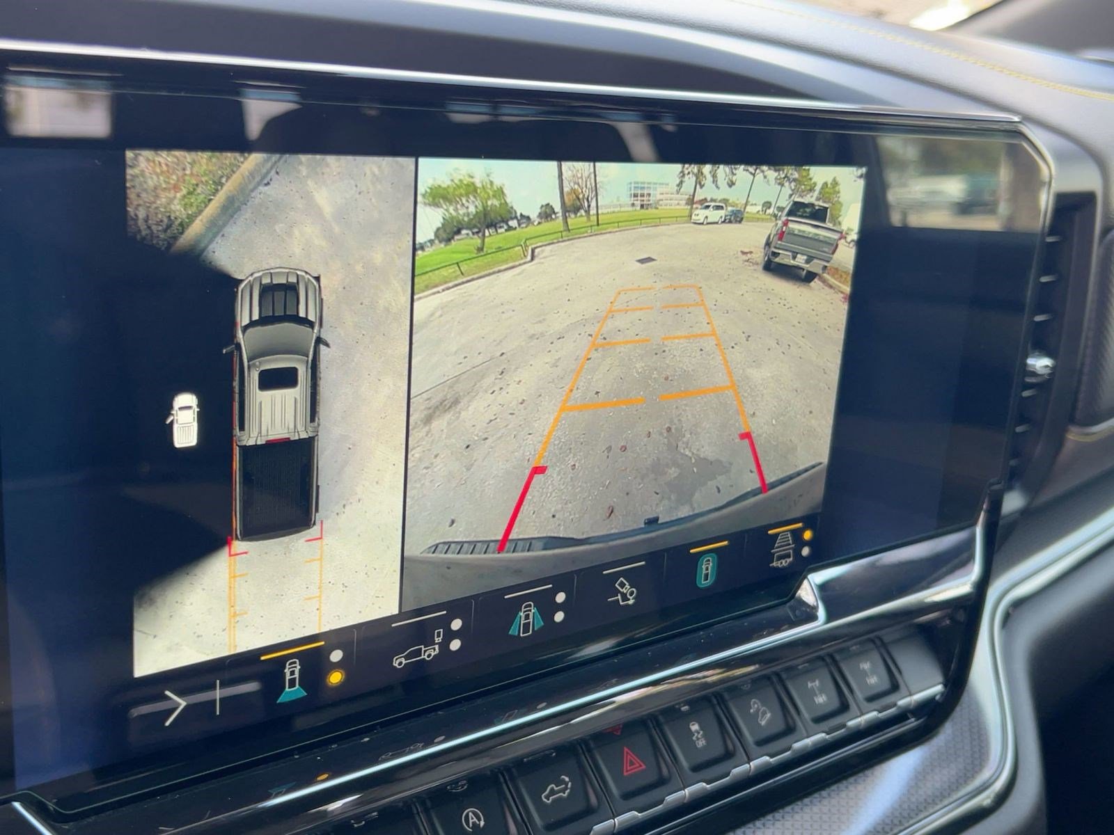 Used 2023 Chevrolet Silverado 1500 ZR2 w/ Technology Package image 26