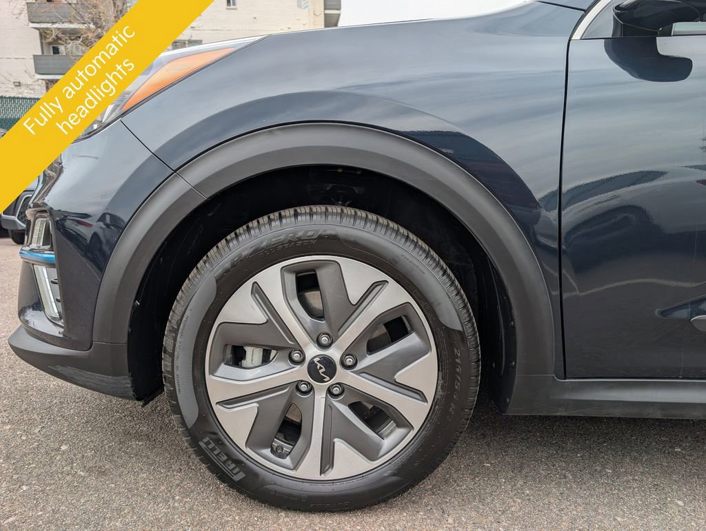 Used 2022 Kia Niro EX Premium w/ Cold Weather Package FWD image 12