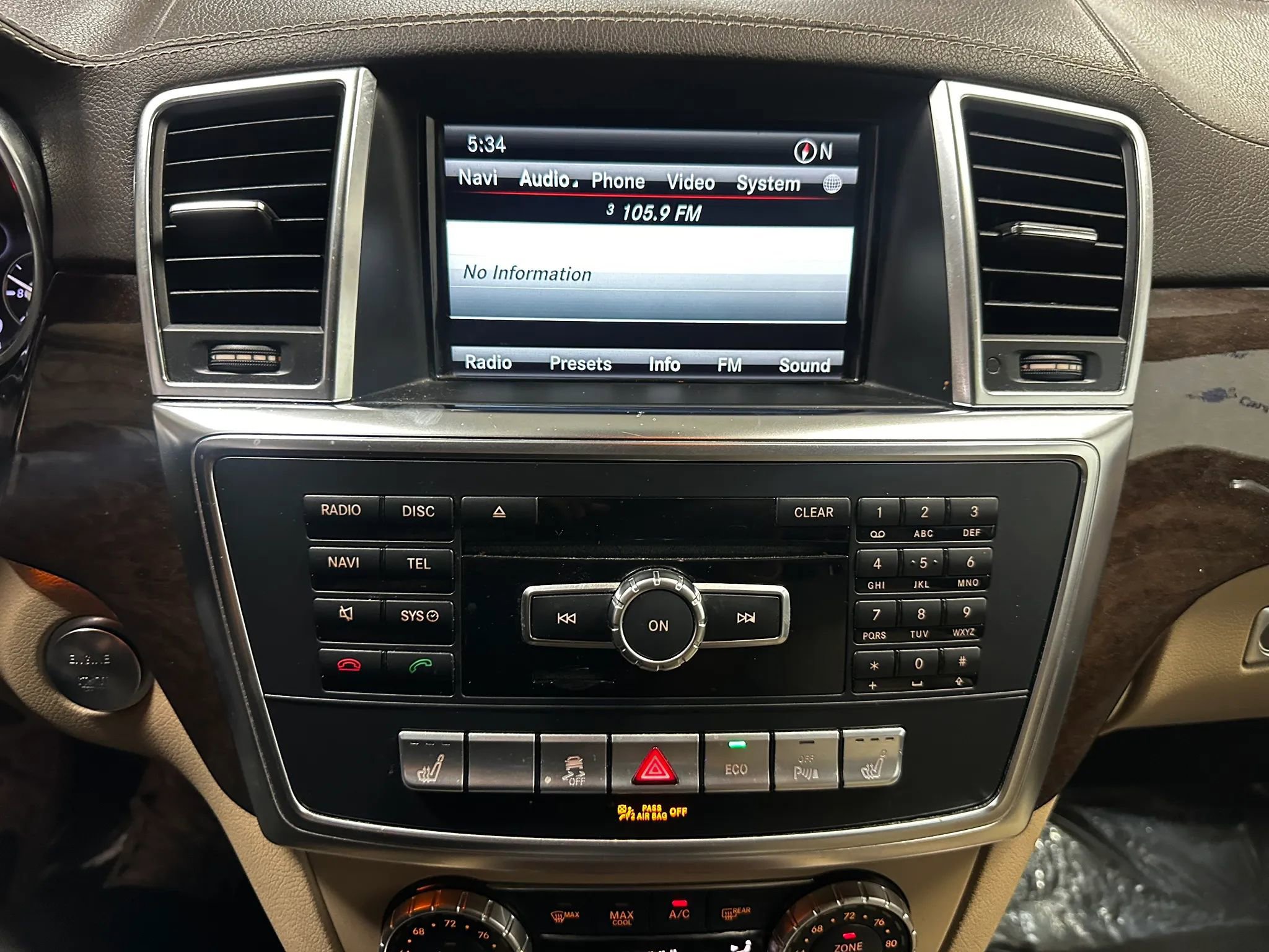 Used 2015 Mercedes-Benz GL 450 4MATIC image 35