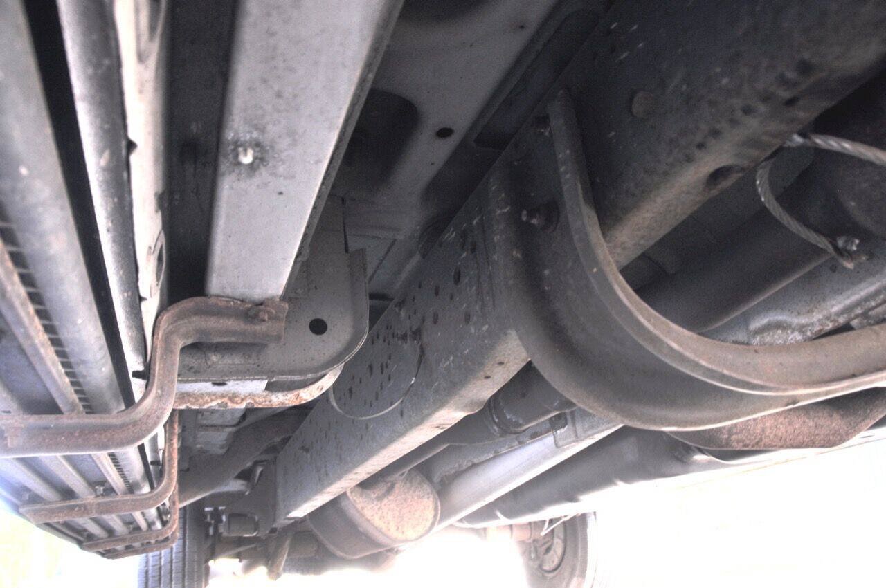 Used 2010 Ford E-350 and Econoline 350 XLT RWD image 32