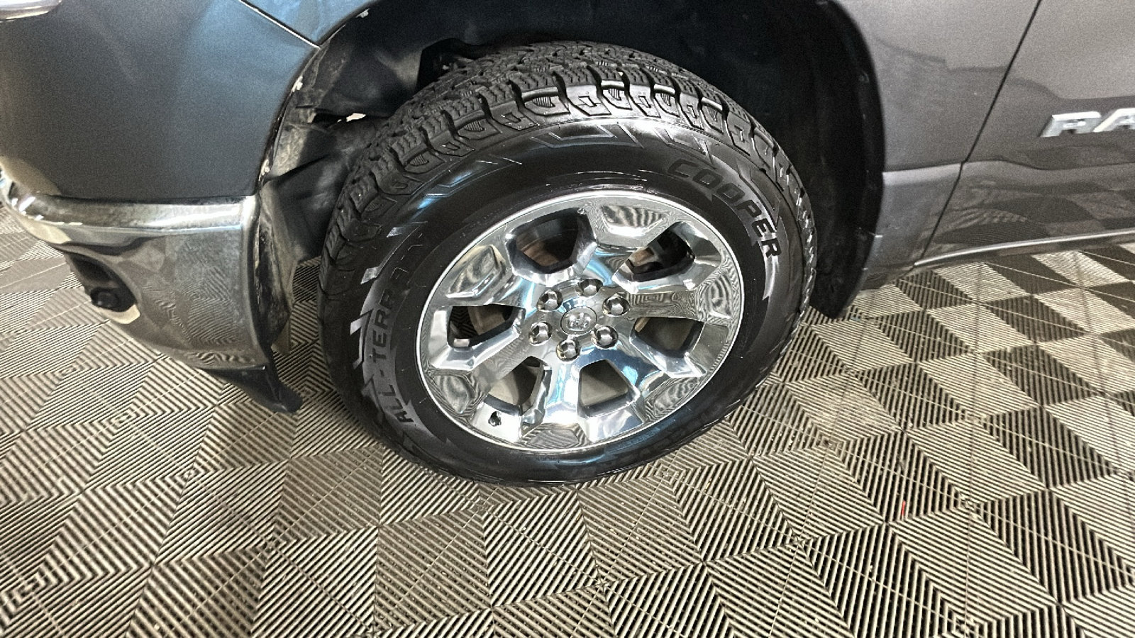 Used 2019 RAM 1500 Big Horn AWD/4WD image 11