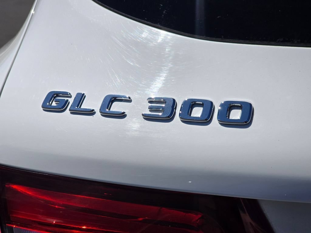 Used 2018 Mercedes-Benz GLC 300 4MATIC image 12