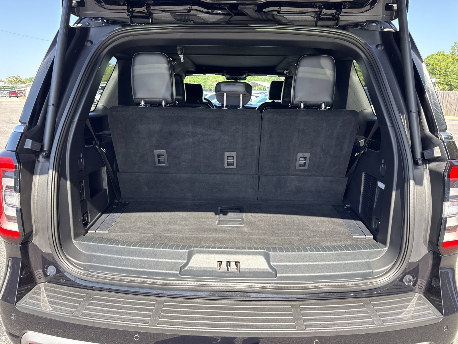Used 2023 Ford Expedition Platinum RWD image 37
