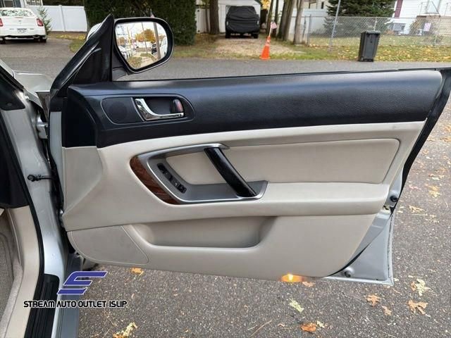 Used 2007 Subaru Outback 2.5i image 16