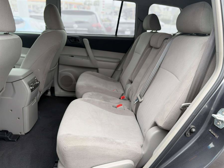 Used 2013 Toyota Highlander 4WD w/ Cold Weather Pkg image 11