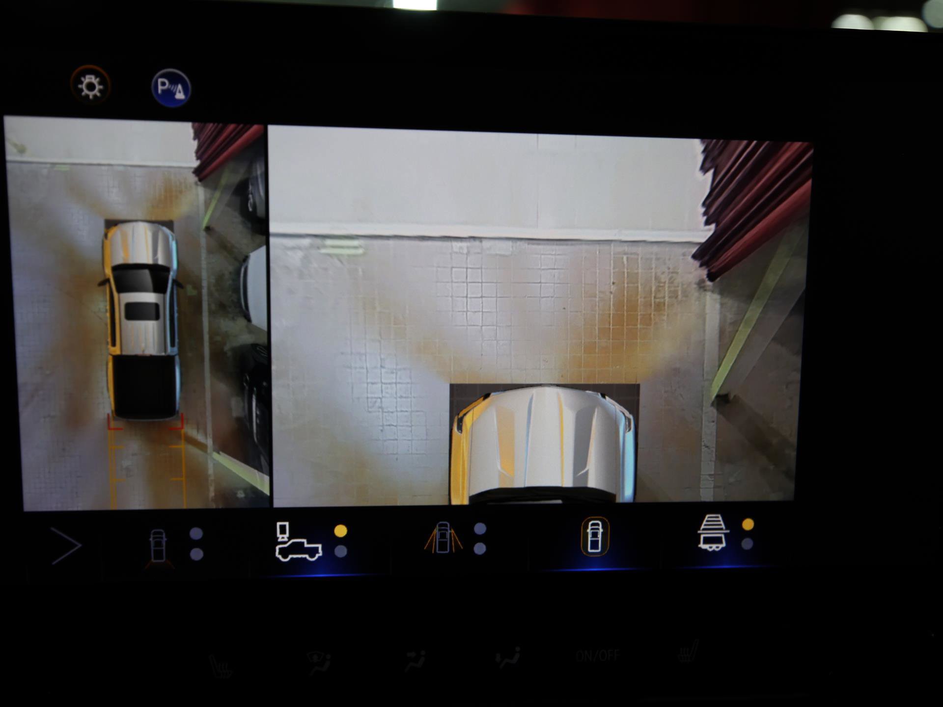 Used 2024 Chevrolet Colorado ZR2 w/ Technology Package image 21