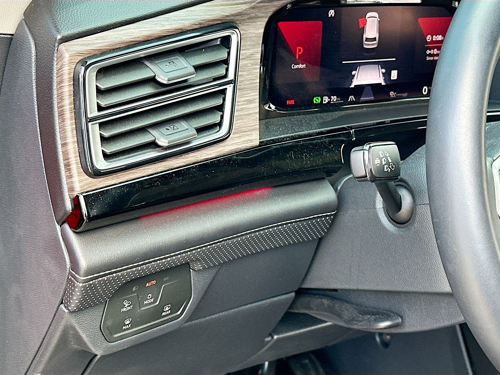 Used 2024 Volkswagen Atlas SEL Premium R-Line image 10