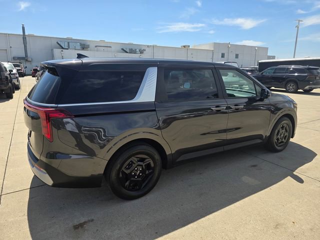 Used 2025 Kia Carnival FWD image 14