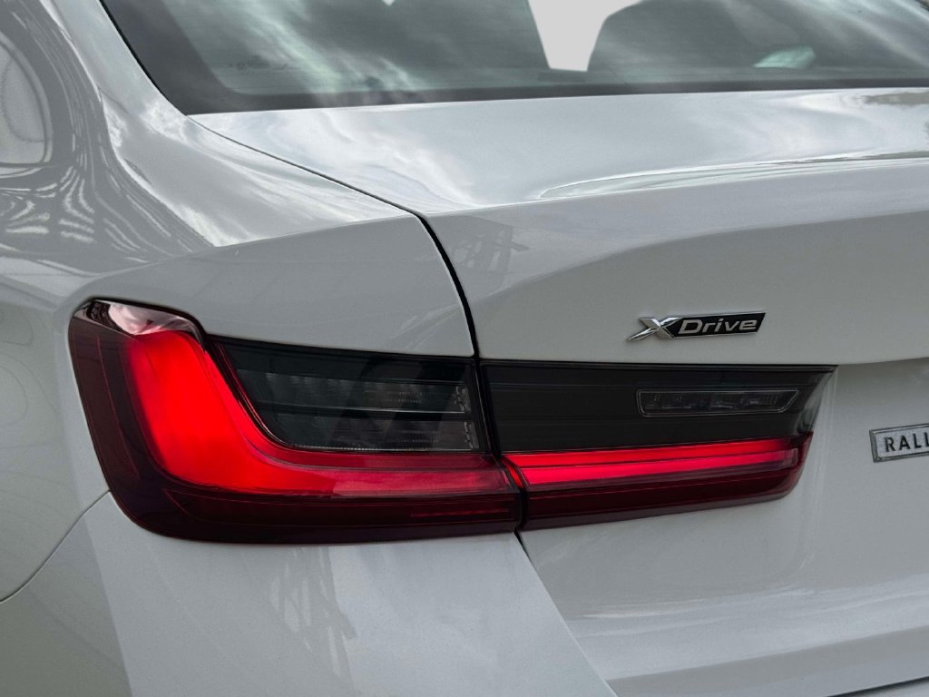 Certified 2023 BMW 330i xDrive Sedan w/ Parking Assistance Package AWD/4WD image 10