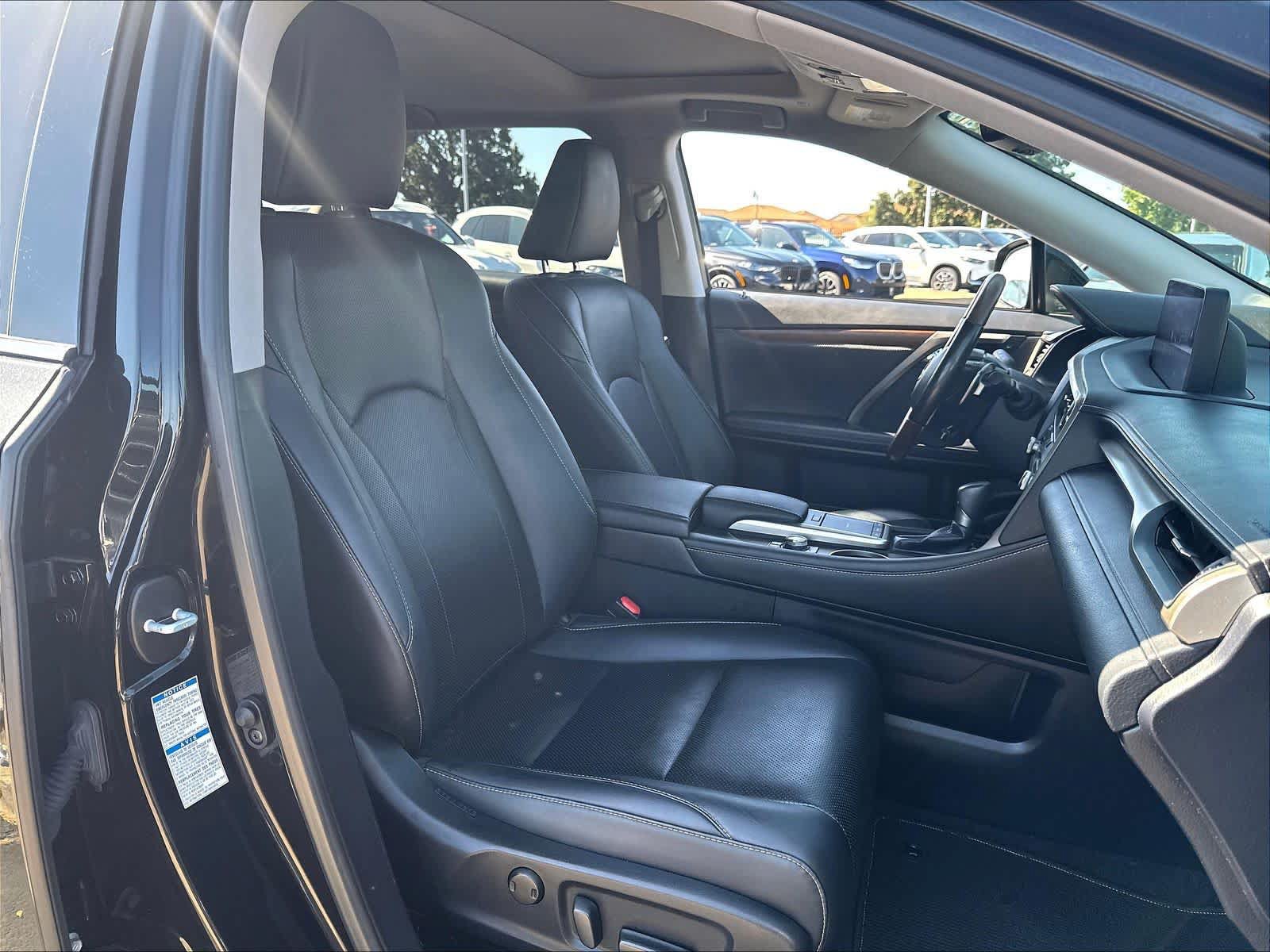 Used 2021 Lexus RX 350L Premium w/ Premium Package AWD/4WD image 29