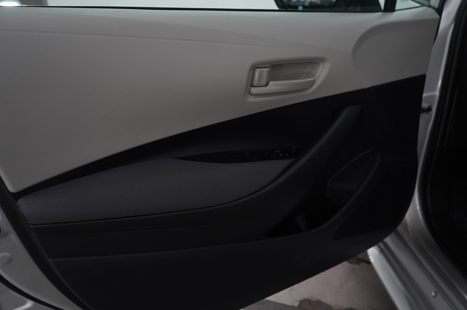 Used 2025 Toyota Corolla LE image 21