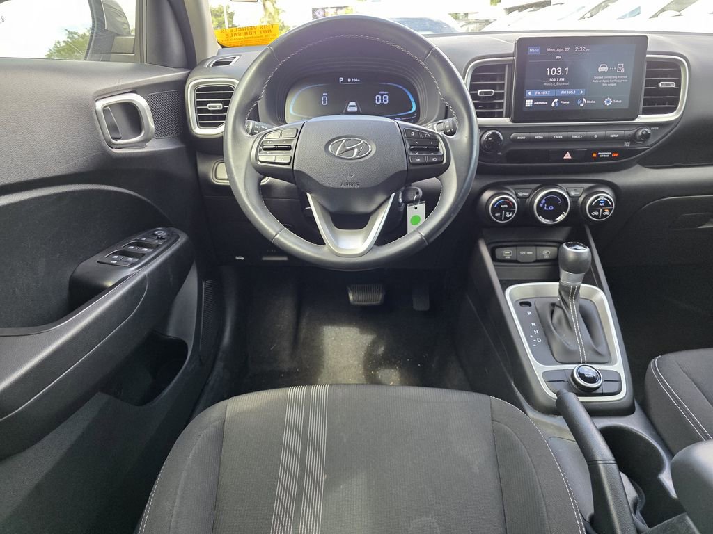 Used 2023 Hyundai Venue SEL FWD image 12