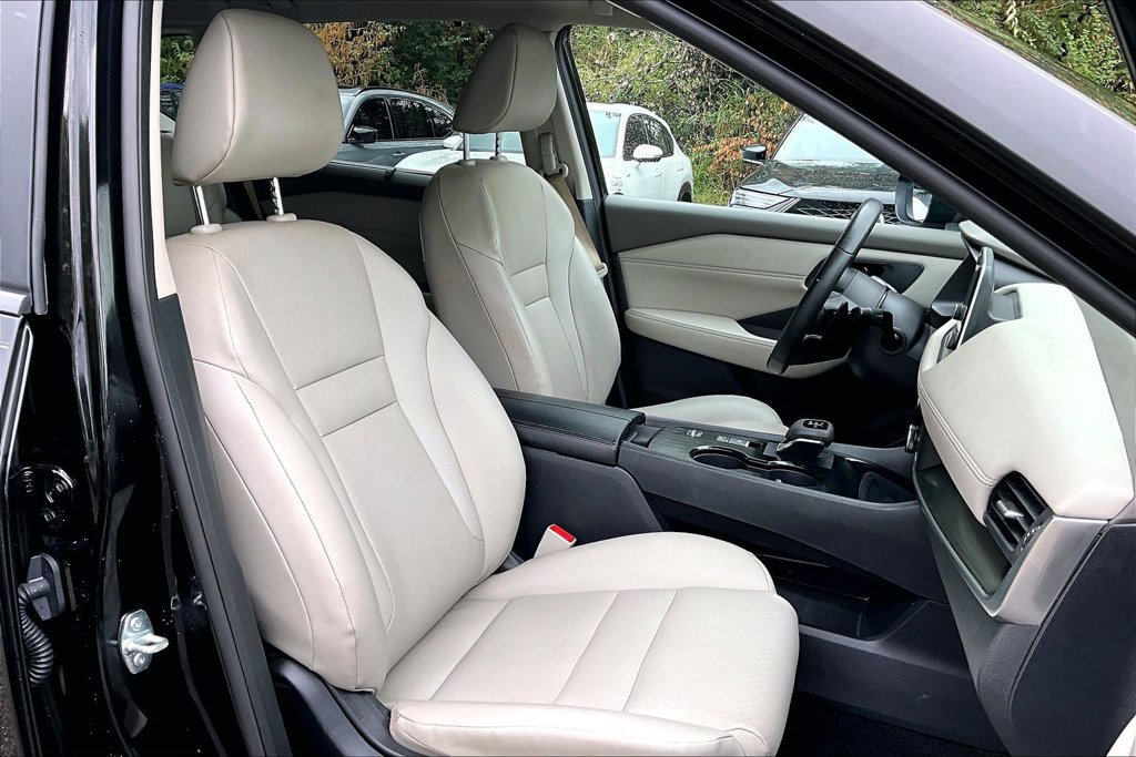 Used 2024 Nissan Rogue SV w/ SV Premium Package FWD image 9