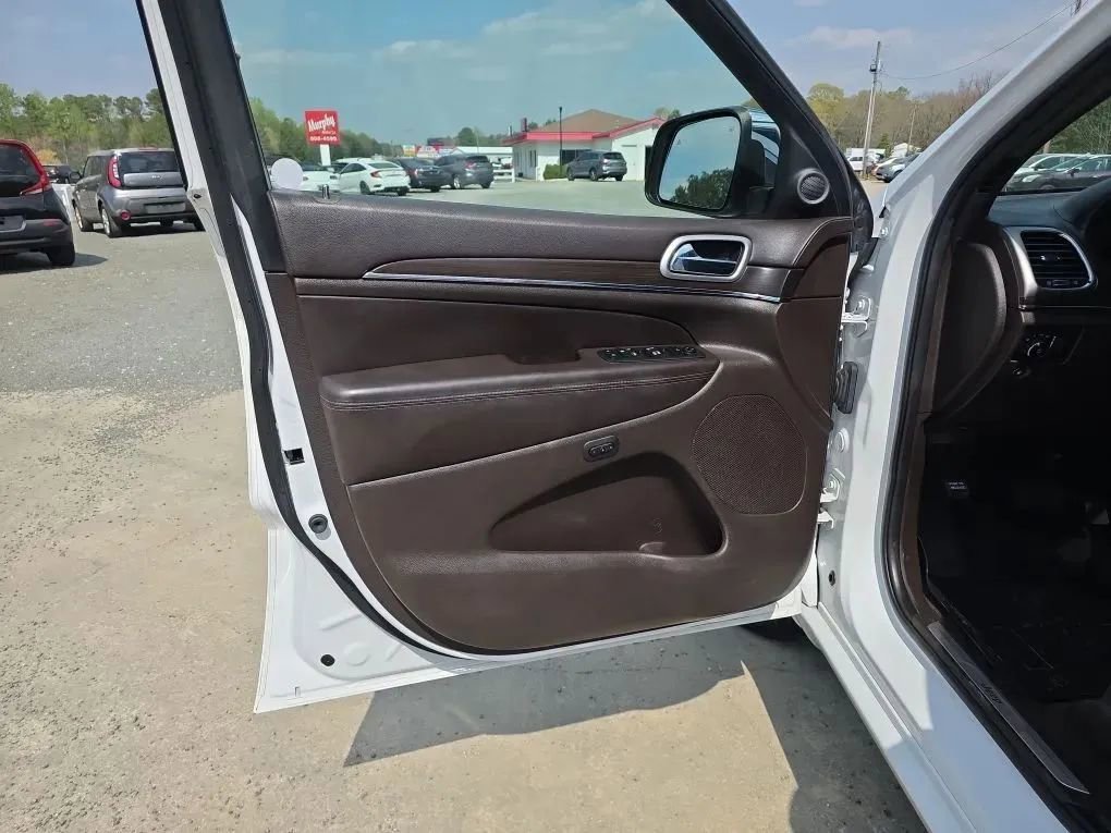 Used 2018 Jeep Grand Cherokee Overland image 41