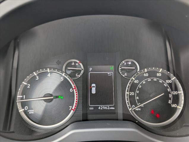 Used 2022 Lexus GX 460 Premium w/ Premium Package AWD/4WD image 10