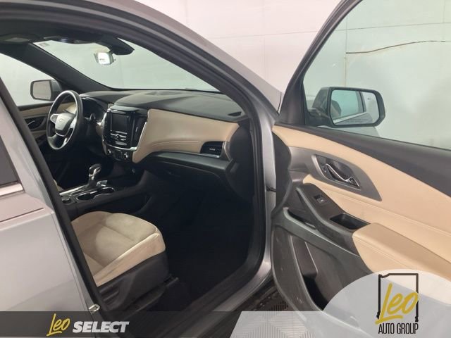 Used 2023 Chevrolet Traverse LS w/ Safety Package FWD image 17