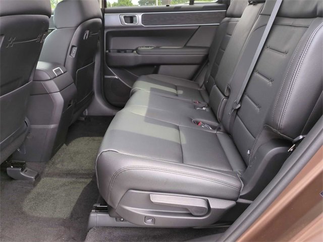 Used 2024 Hyundai Santa Fe Limited image 11