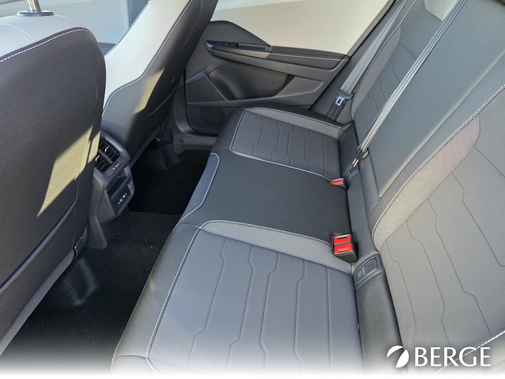 New 2026 Volkswagen Taos SE FWD image 25