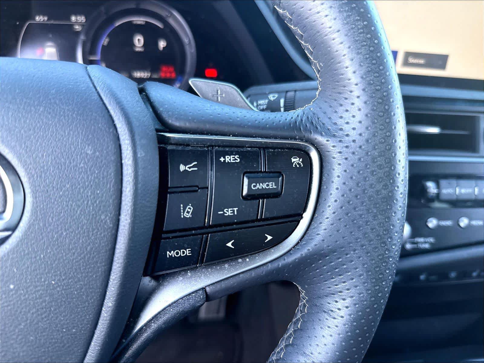 Used 2024 Lexus ES 300h F Sport w/ Accessory Package (Z1) FWD image 15