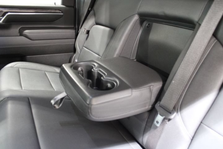 Used 2024 Chevrolet Silverado 2500 LTZ w/ LTZ Convenience Package AWD/4WD image 24