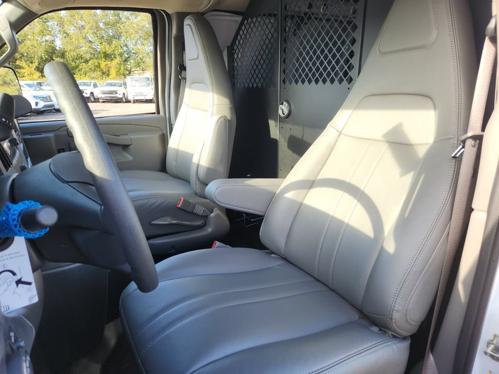 New 2025 Chevrolet Express 2500 w/ Communications Package RWD image 8