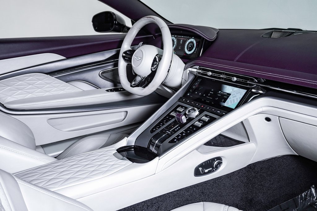 Used 2024 Aston Martin DB12 Coupe image 22