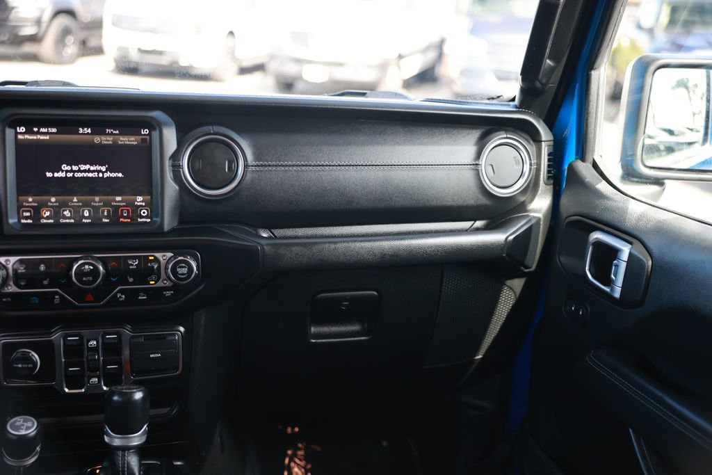 Used 2021 Jeep Wrangler Unlimited Sahara w/ Cold Weather Group AWD/4WD image 32