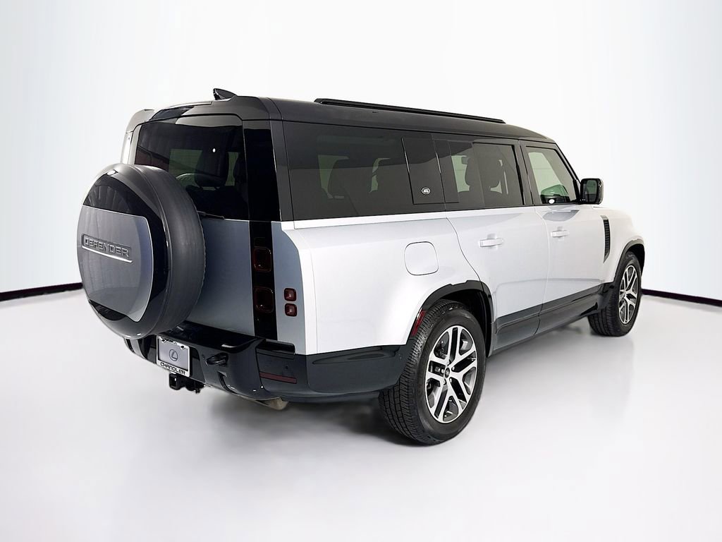 Used 2024 Land Rover Defender 130 X-Dynamic SE image 5