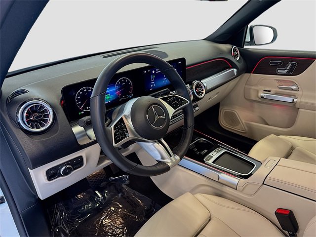Certified 2025 Mercedes-Benz GLB 250 4MATIC image 9