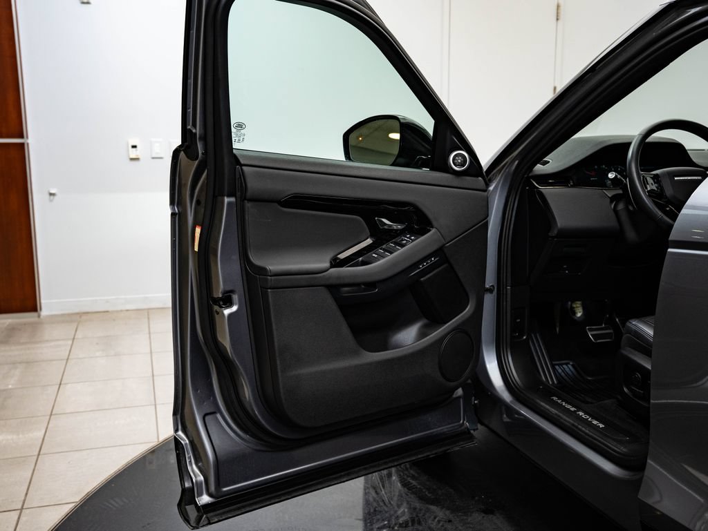 Used 2024 Land Rover Range Rover Evoque Dynamic SE AWD/4WD image 27