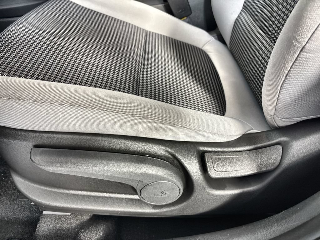 Used 2022 Hyundai Kona SE FWD image 14