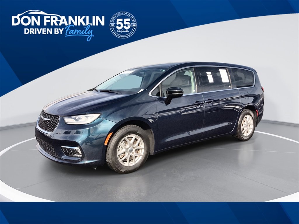 Used 2024 Chrysler Pacifica Touring-L