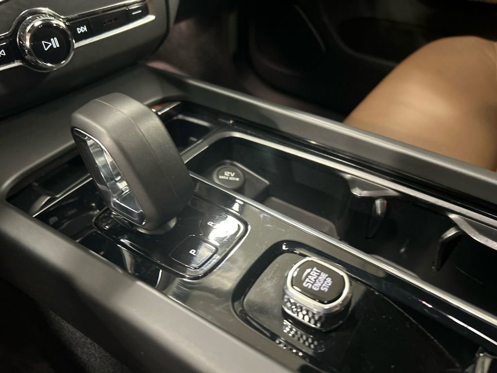Certified 2023 Volvo XC60 T8 Plus w/ Climate Package image 19