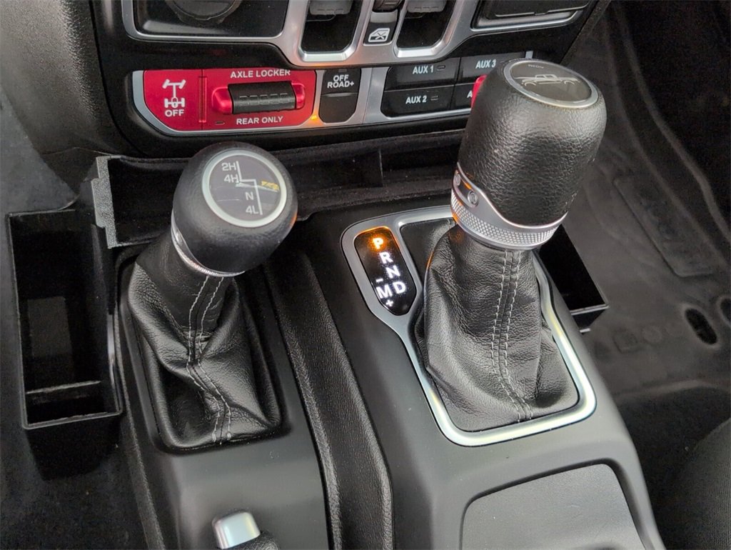 Certified 2024 Jeep Gladiator Mojave w/ Technology Group image 25