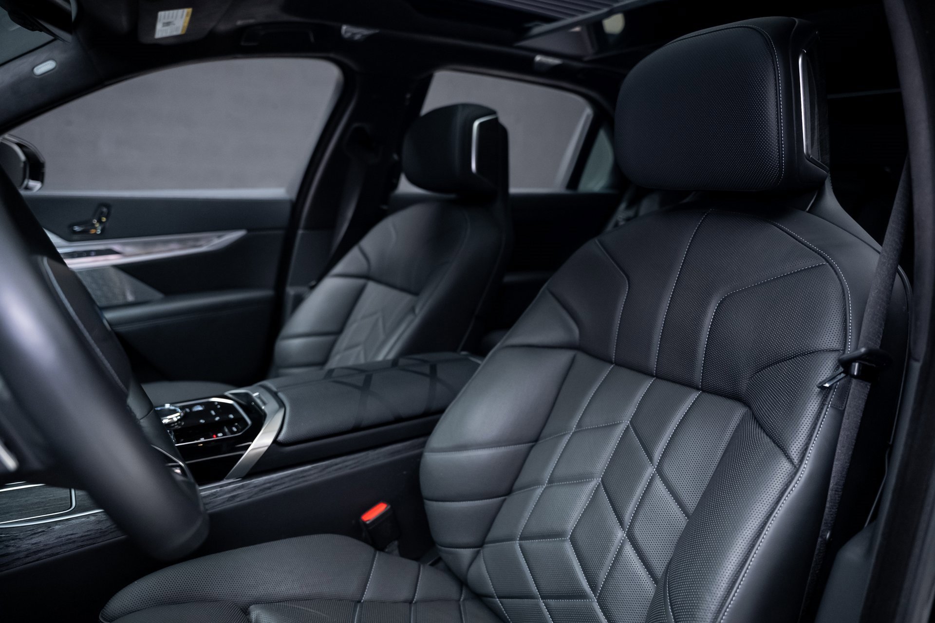 Used 2023 BMW i7 xDrive60 w/ Executive Package 2 image 59