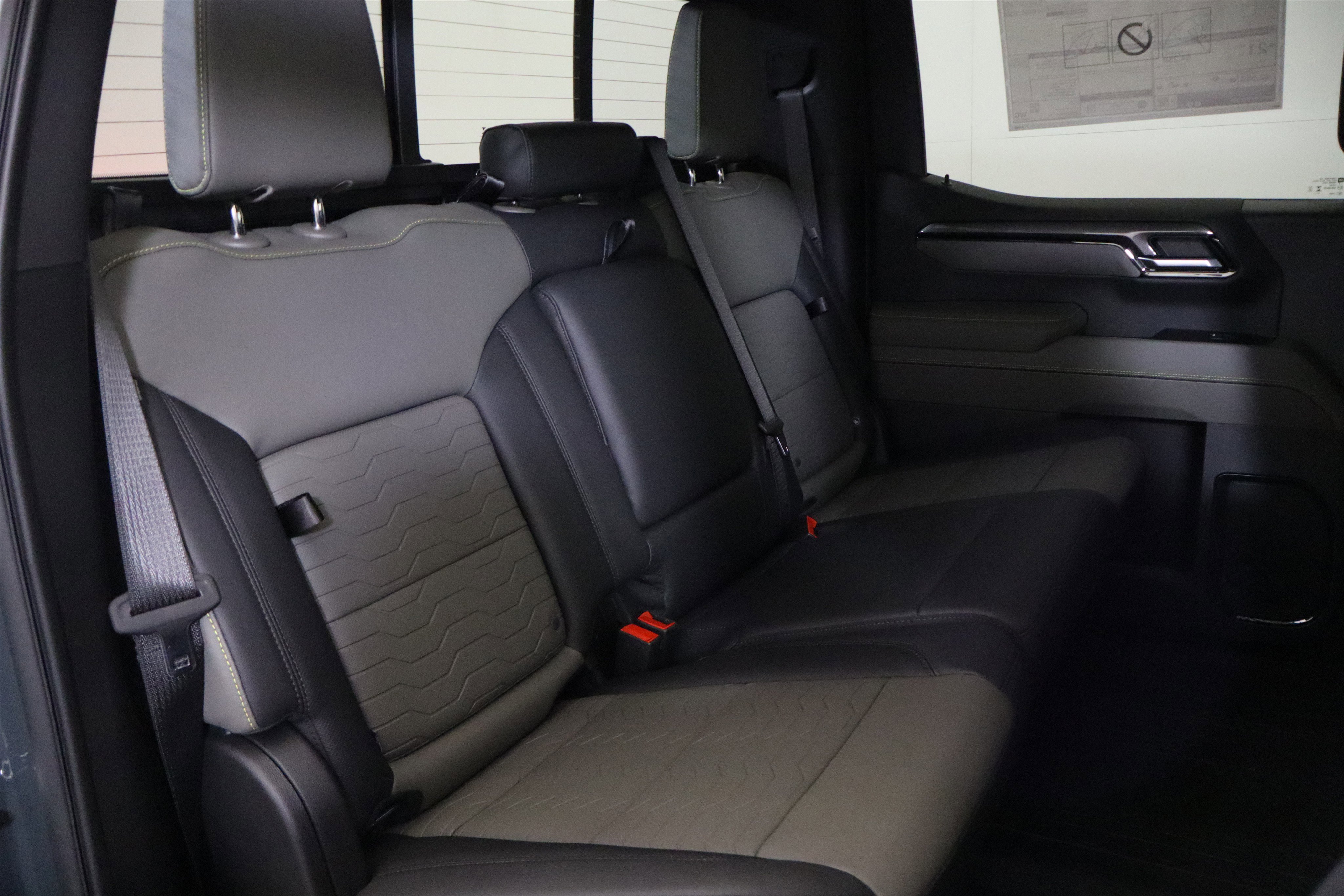 New 2026 Chevrolet Silverado 1500 ZR2 w/ Dark Appearance Package image 20