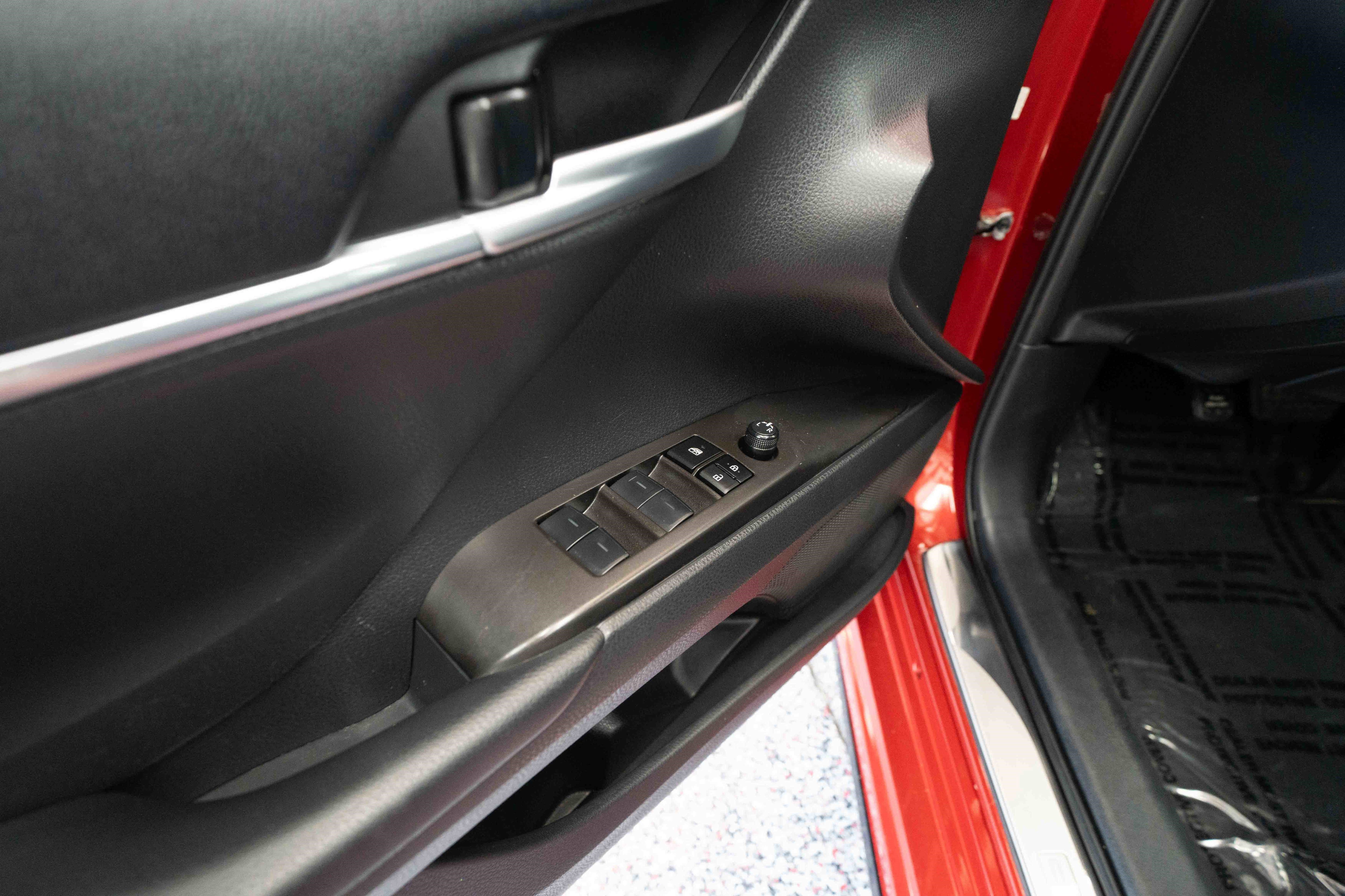 Used 2024 Toyota Camry SE w/ Convenience Package FWD image 7