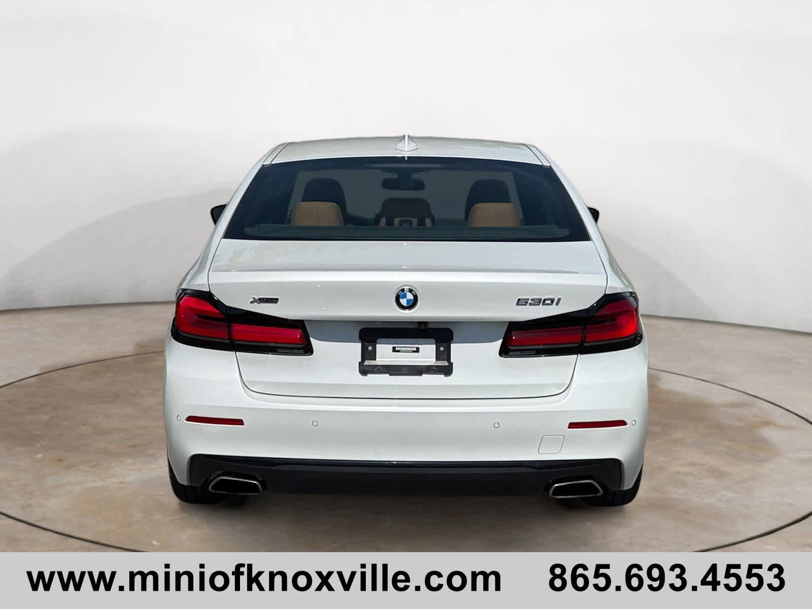 Used 2023 BMW 530i xDrive w/ Premium Package AWD/4WD image 4