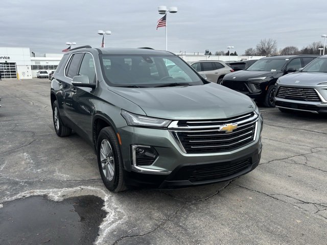 Used 2022 Chevrolet Traverse LT image 3