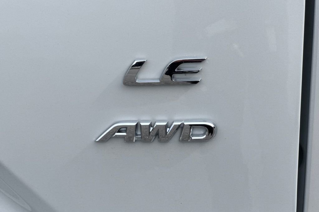 Certified 2024 Toyota Corolla Cross LE w/ Moonroof Package image 26