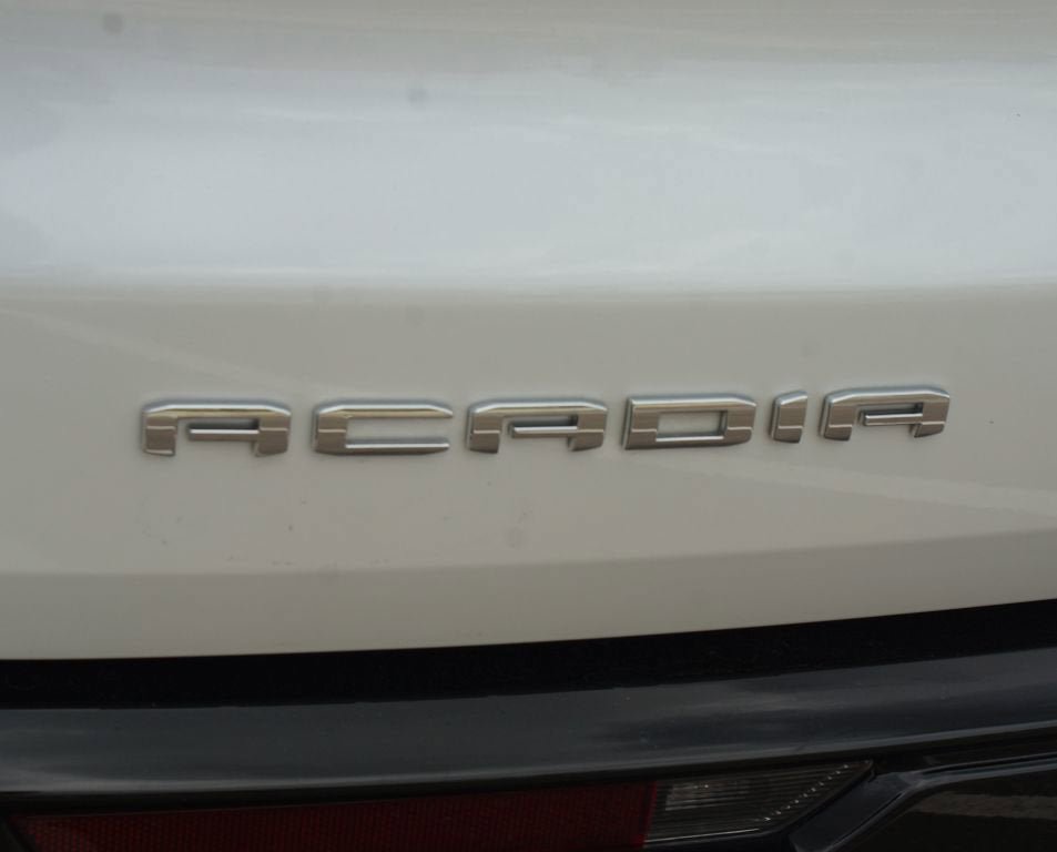 Used 2025 GMC Acadia Denali w/ LPO, Floor Liner Package FWD image 21