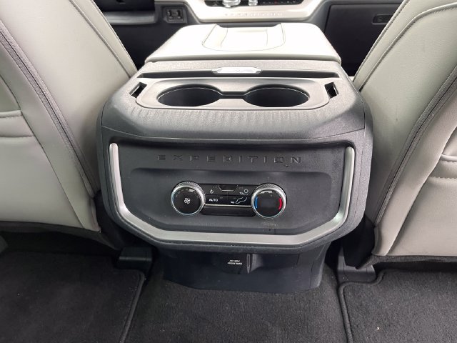 Used 2025 Ford Expedition Active AWD/4WD image 42