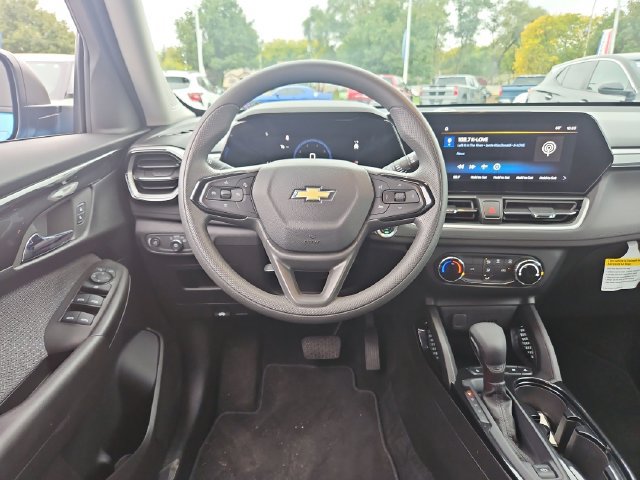 Used 2026 Chevrolet TrailBlazer LS w/ LS Convenience Package FWD image 14