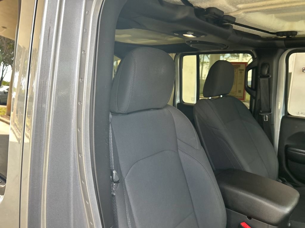 Used 2018 Jeep Wrangler Unlimited Sport S AWD/4WD image 22