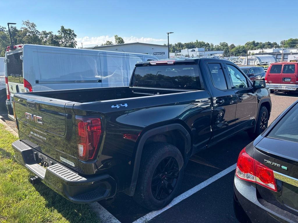 Used 2022 GMC Sierra 1500 Elevation AWD/4WD image 2