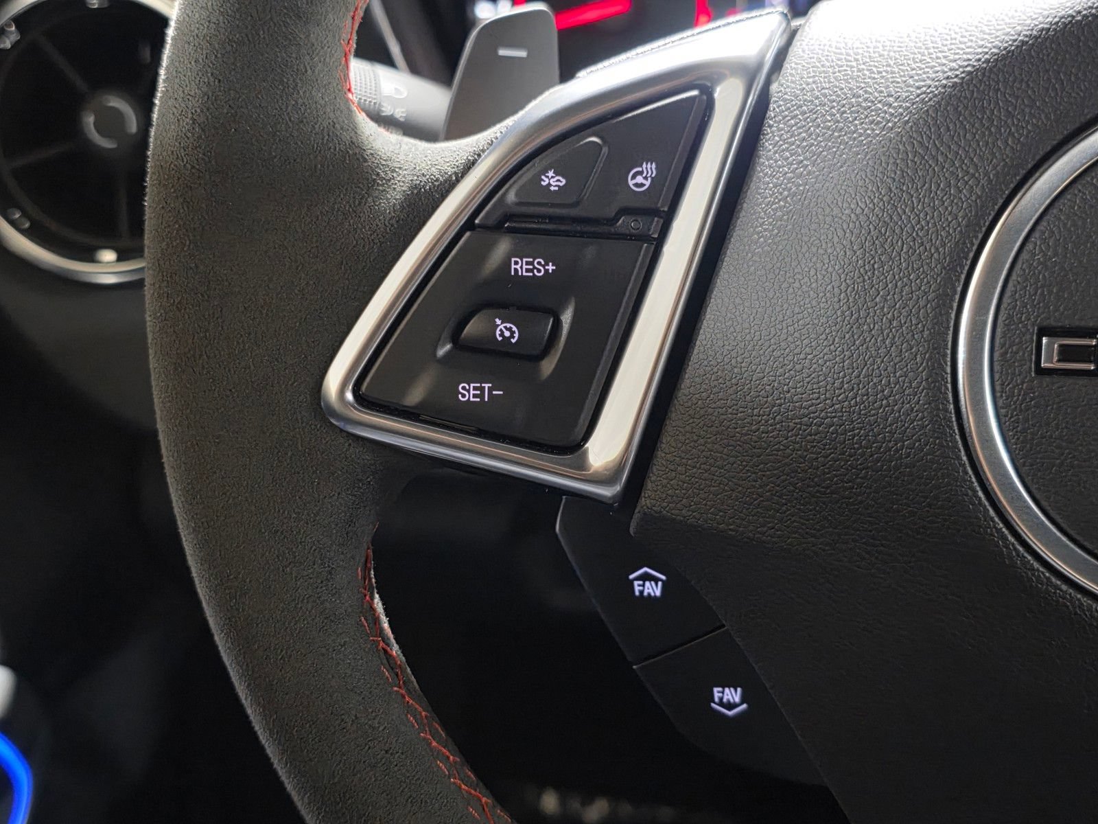 Used 2022 Chevrolet Camaro ZL1 RWD image 29