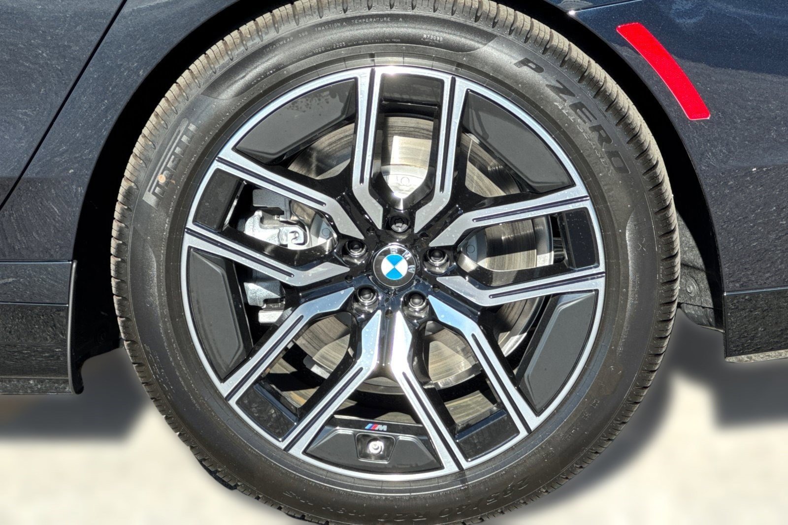 New 2026 BMW 750e xDrive image 12