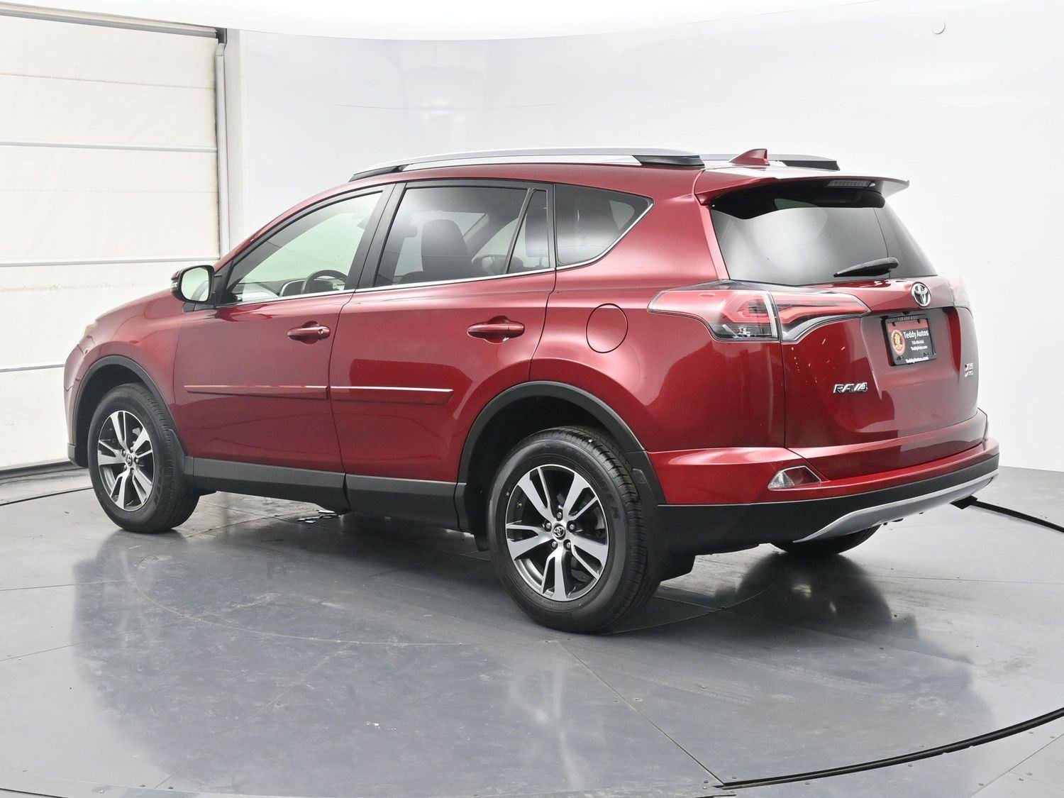 Used 2018 Toyota RAV4 XLE w/ Plus Extra Value Package AWD/4WD image 23